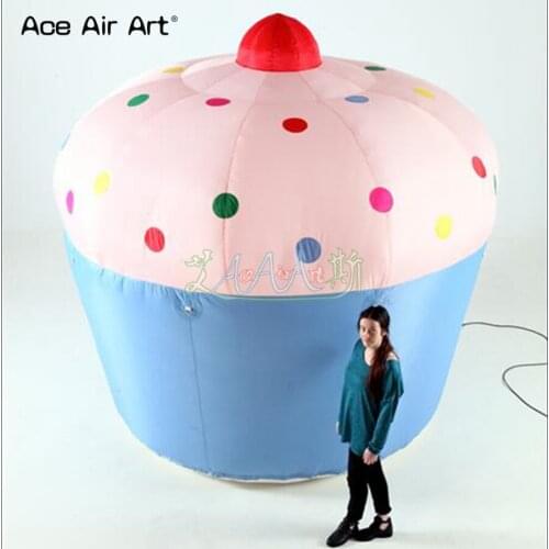 Nice blue and pink food replica inflatable cake,straberry birthday cake model for advertising and promotion