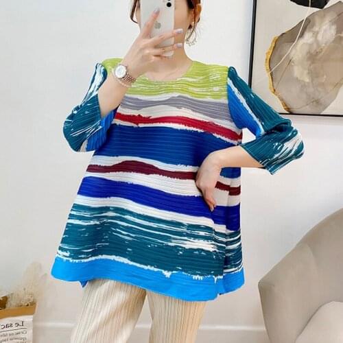 Miyake pleated print T-shirts 2021 summer striped round neck three-quarter sleeve Tees foreign style loose bottoming basic Tops