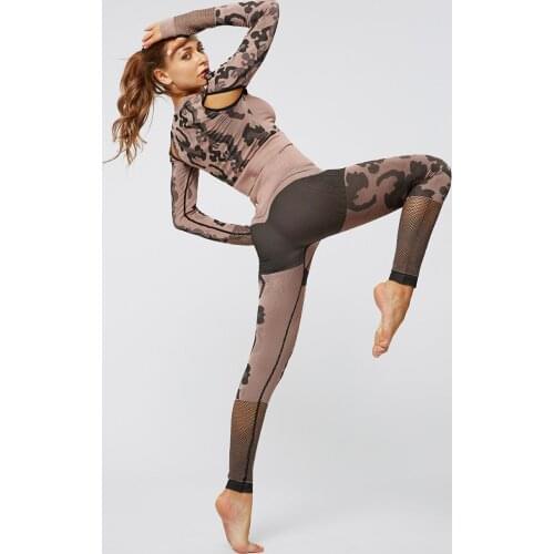 Camouflage hollow Yoga suit womens fitness suit seamless sports long sleeve hip lifting Yoga Pants lounge wear set