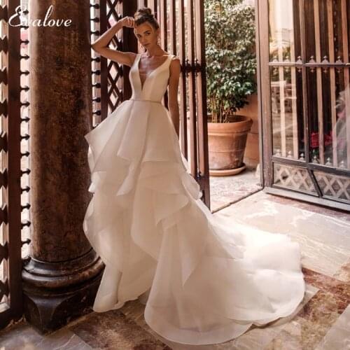 EVALOVE New Arrival Sexy V-Neck Backless Organza A-Line Wedding Dress Luxury Sashes Beading Vintage Bridal Gown Vestido De Noiva