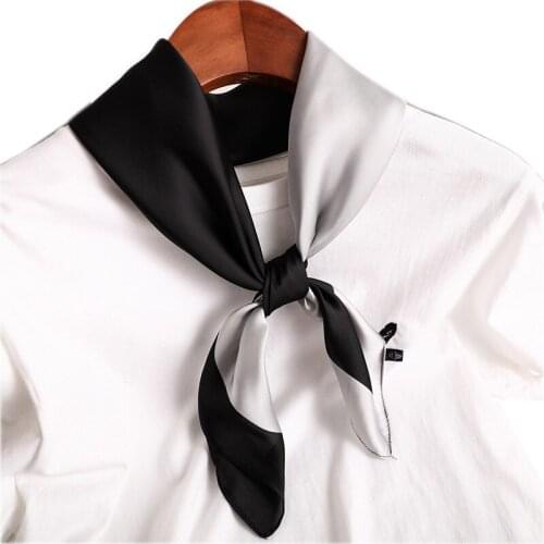 2021 New Style Spring And Summer Beach Printing Silk Fashion Headscarf Lady Sunscreen Square Shawl Womens Quality Silk Scarves