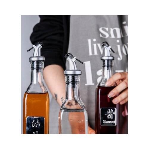 Hot sell oil bottle stopper lock plug seal kitchen accessories leak-proof food grade rubber nozzle dispenser wine pour bar tool