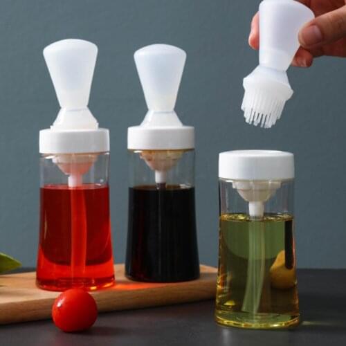 1Pcs Portable Silicone Oil Bottle With Brush BBQ Brush Push-Type Oil Brush Kitchen Gadgets Baking Accessories