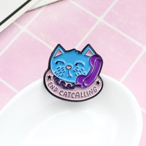 Smile Blue Cat Fixed Phone Brooch Kitty Friend Enamel Pin Pet Lover Kitty Friend Enamel Pin Badge Gift New Product 2019