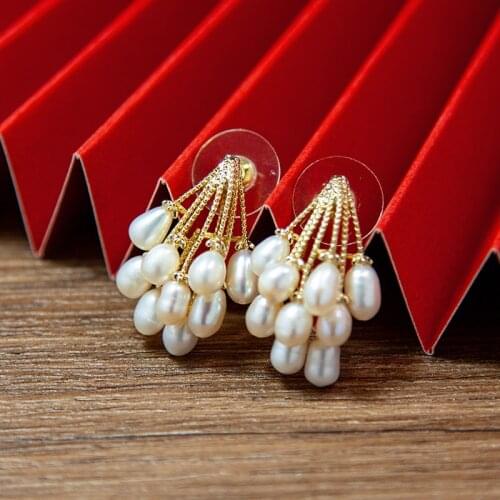 1 Pair Vintage Simulation Pearl Stud Earrings Gold Color Waterdrop Bouquet Jewelry Christmas Gifts Dress Cocktail Party Women