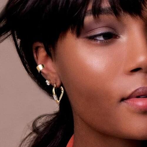 2021 New Unique Design Heart Toggle Clasp Circle Hoop Earring For Women