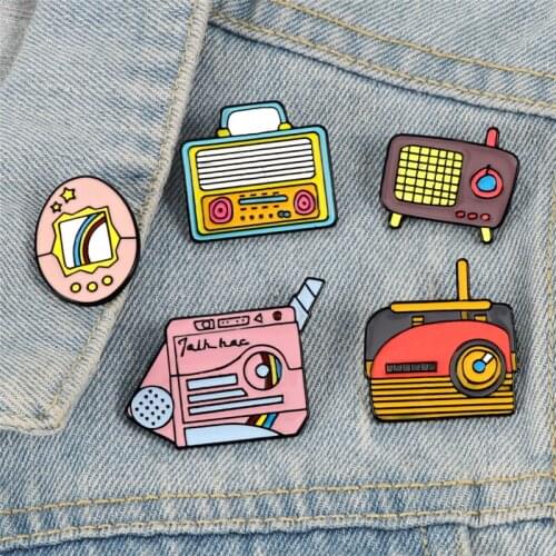 Old Radio Recorder Pins Retro Game Machine Brooch Cartoon Cute Vintage Badge Childhood Memories Bag Hat Enamel Pin Jewelry Gifts