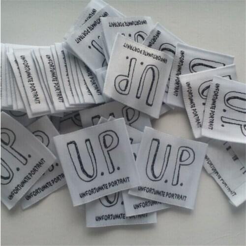 1000PCS Custom End fold White bag cartoon logo cloth woven label 3.5 * 3.5 cm