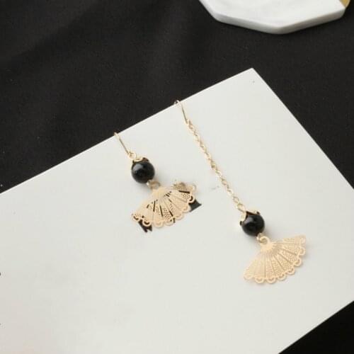 Korean version of the new fashion jewelry retro fan-shaped beads asymmetrical long earrings womens elegant pearl earrings