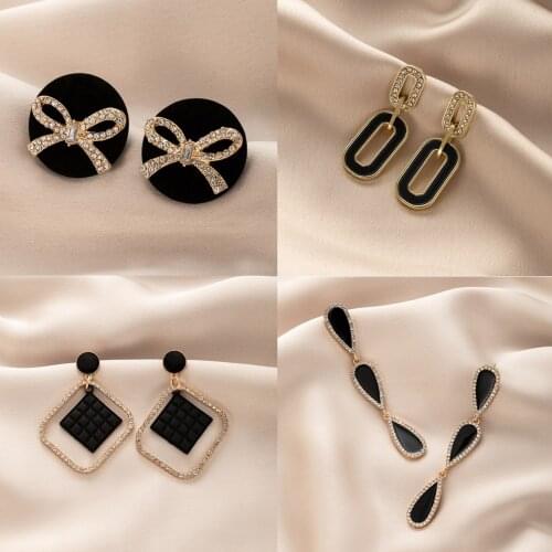 QiLuxy Fashion Black Enamel Geometric Zircon Drop Earrings for Women Shiny Crystal Dangle Earrings Female Jewelry