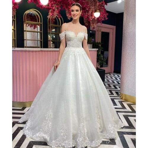 Gorgeous Ballgow Wedding Dress Sweetheart Sweep Train Lace Appliques Bridal Gown Princess Spaghetti Strap Luxury Bridal Dress