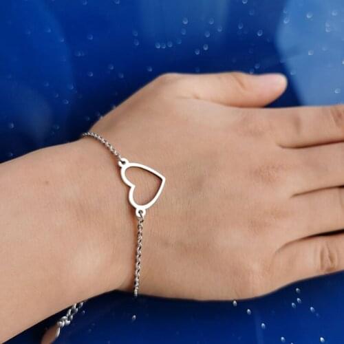1 Pc Simple Hollow Heart Stainless Steel Bracelet Love Heart Charm For Cute Women Girls Kids Princess Fashion Jewelry Lucky Gift