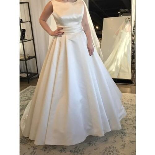 A Line Wedding Dress Satin White with Chapel Train Open Back with Bow Sleelvess Plus Size Wedding Gowns for Bridal 2021