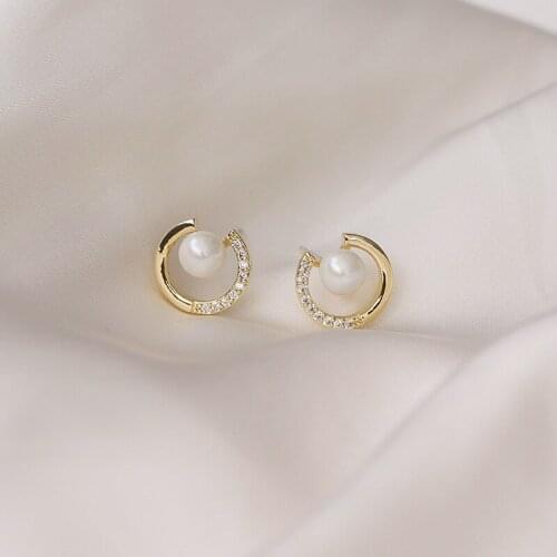 2020 New Arrival Trendy Round Exquisite Pearl Round C-shaped Simple Stud Earrings For Women Fashion Crystal Jewelry