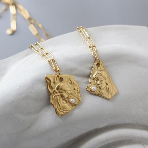 Titanium With 18K Gold Carved Real Pearl Charm Necklace Women Stainless Steel Jewelry Designer T Show Party Runway Japan Korea