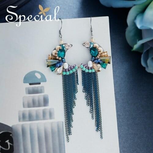 Special European and American tassel earring earring shows thin dark love moon goddess 2021 new style tide S2209E