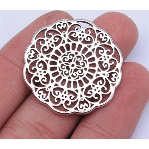 WYSIWYG 5pcs 32x32mm Antique Silver Color Hollow Flower Pattern Charms Pendant For Jewelry Making DIY Jewelry Findings