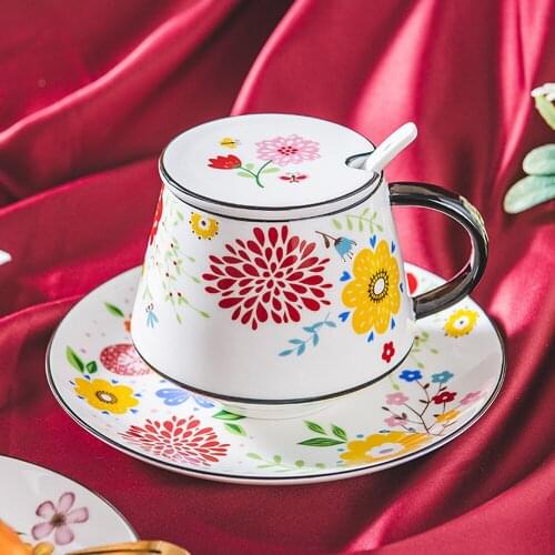New Ceramic Coffee Cup Porcelain Tea Milk Cup Set with Lid and Spoon Creative Ceramic Beverage European Bone China