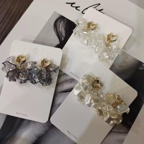 New Korean Acrylic Shell Flower Petal Drop Earrings For Women Elegant Metal Hollow Heart Holiday Pendientes Jewelry Accessories