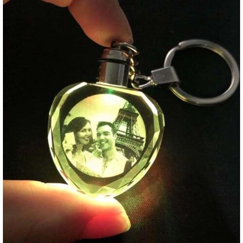 1 pcs Heart LED Customized Mini Keychain DIY Foto Laser Engraved Cadre Photo Crafts Souvenirs Wedding Favors and Gifts Supplies