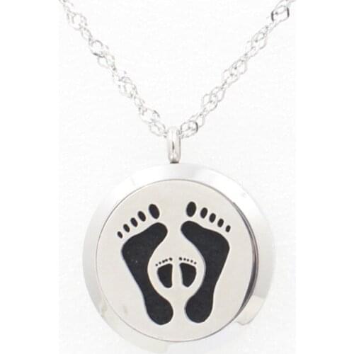 Adults Children Footprint 316L Stainless Steel Perfume Locket Necklace Pendant 30MM Aromatherapy Locket Pendant With Free Pad