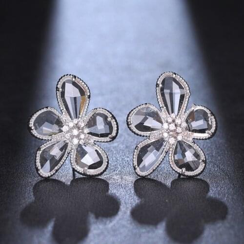 Korean Style Flower Crystal Earrings Women Fashion Ear Stud Clover Luxury Ear Jewelry