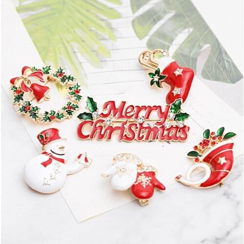Exquisite Christmas Day Brooch Women Men Enamel Lapel Pins Lovely Christmas Tree Wreath Snowman Brooches Gifts for Friends Pins