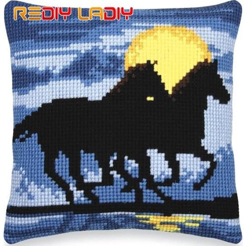 Cross Stitch Cushion Cover Horse Running Needlepoint Kits Pre-Printed Canvas Thick Yarn Cross-stitch Pillow Case Arts and Crafts