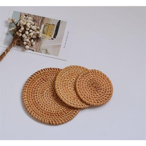 1PC Round Natural Rattan Coasters Bowl Pad Handmade Insulation Placemats Table Padding Cup Mats Kitchen Decoration Accessories