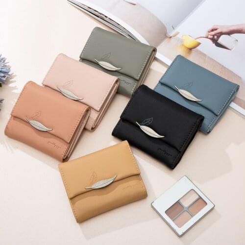 Short Leaves Printing Fashion Women Wallets Female Metal Leaves Zipper Hasp Leather Coin Purses Ladies Letters Credit Cards