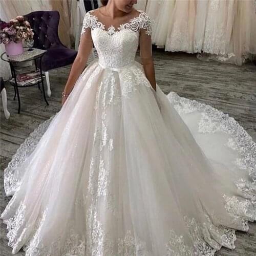 Round neck prom dress wedding luxury applique court style short-sleeved simple atmosphere bridal dress can be customized