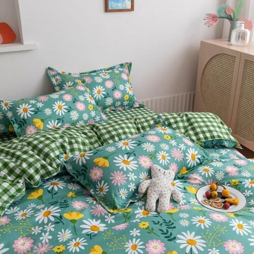 Set of Bedding Anime Bedding 160x200 Bed Adornment Nordic Double Bed ...Four-piece Set on The Bed 240 X260 Bedspread