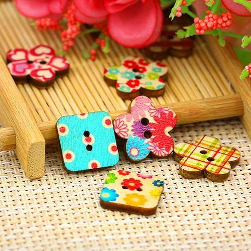 100 Pcs Colorful Wooden Flower Square 2 Holes Sewing Buttons Scrapbooking DIY Christmas Gift 6LN9