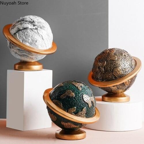 Creative Light Luxury Globe Small Ornaments Modern Piggy Bank Abstract Crafts Ornaments Living Room Decoration Accessories
