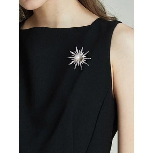 Brooch Pin Crystal Rhinestone Big Snowflake Winter snow Theme Christmas Brooches Wholesale&Retail Drop