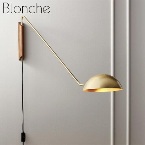 Italy Modern Design Metal Wall Lamp with Rotatable Long Arm for Living Room Sofa Light Wall Mounted Lamp with Wooden Base Decor