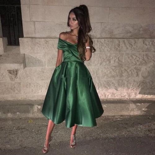 Elegant Dark Green Short Homecoming Dresses Charming Off Shoulder Tea Length Cocktail Party Dresses Custom Made Simple Gown