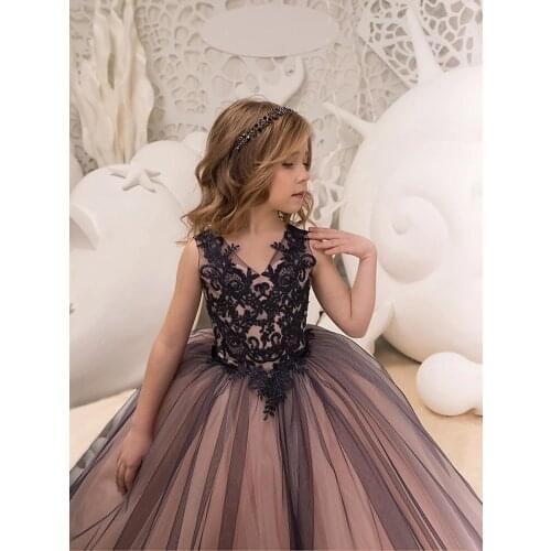 Yi Johnny Wedding Dresses