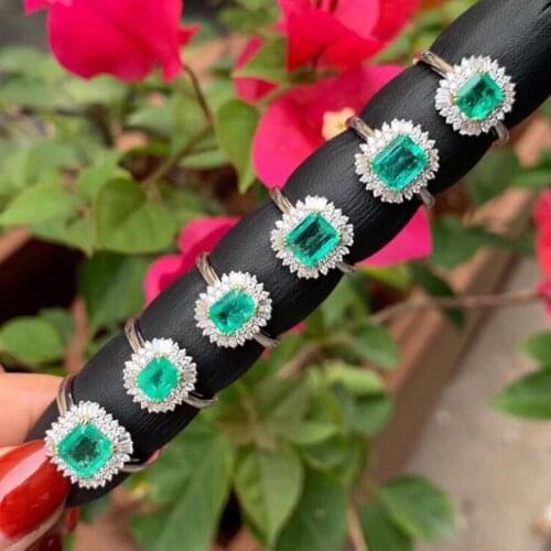 AEAW Jewelry 18K White Gold 0.76ct Natural Emerald Ring Anniversary Ring Radiant Cut Green Gemstone Ring Women Jewelry