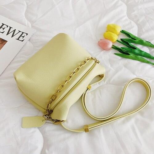 Summer Feeling Small Female Summer 2021 Fashion Messenger Bag Soft Leather Portable Small Square Bag hand tote