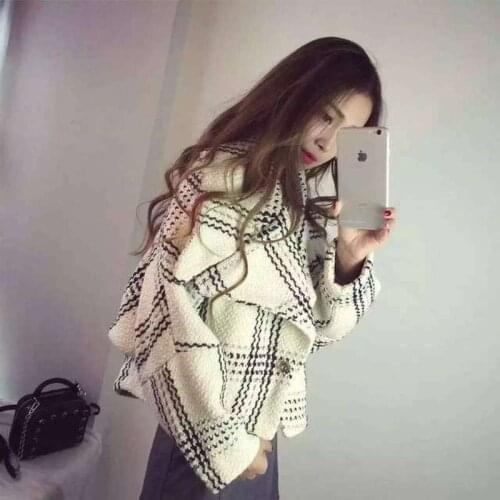 Autumn and winter new loose thick plaid woolen coat Korean version of the popular short woolen womens Turn-down Collar jacket