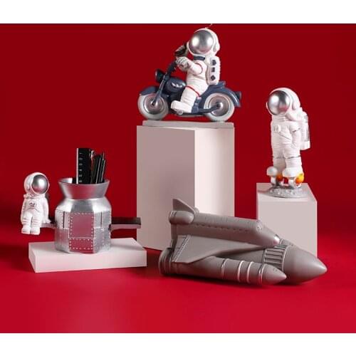 INS Cute Aerospace Space Astronaut Planet Resin Action Model Figures Collection Mini Decoration Home Decor Toys For Gift