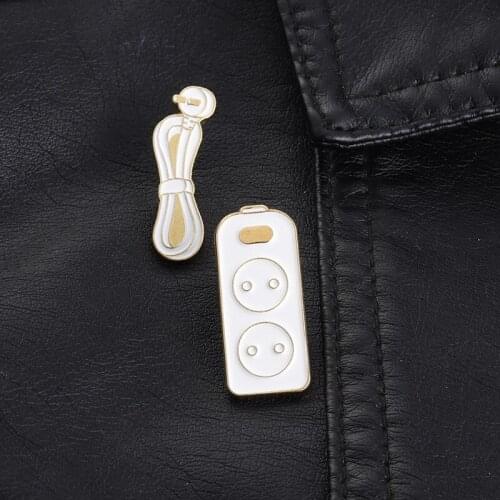 Fashion Creative Simple Wiring Board Socket Wire Connector Shape Brooch Personality Neutral All-Match Badge Student Corsage Ins