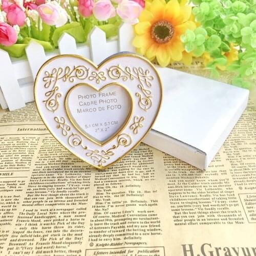 50pcs lot Heart Shaped Photo Frame Wedding favors Birthday table decoration Party place gift name card holder