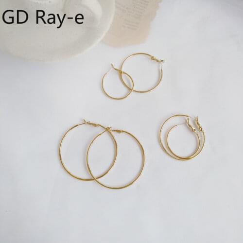 Fashion Geometric Circle Earrings Girls Simple Big Round Hoop Earrings Women Hip Hop Trendy Students Statement Earrings 525