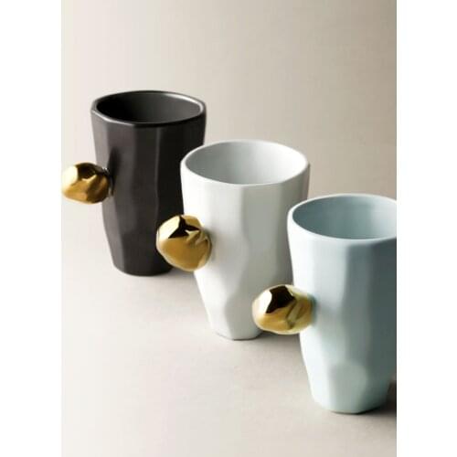 Handmade Ceramic Coffee Mugs Ins Popular Creative Japan Simple Style White Black Milk Water Gold Color Handgrip 310MLDrinkware