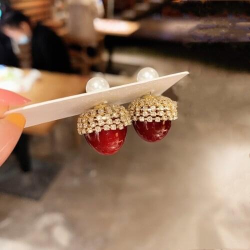 Fashion red water-drop pearl earring