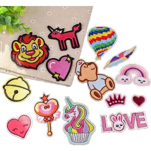 Floral Flower Animal Heart Letter Food Cartoon Patch Iron on Badge Patches Embroidered Applique Unicorn Patch Clothes Stickers