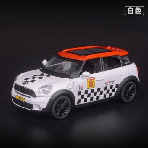 1: 32 alloy car model simulation Mini childrens acousto optic return force toy car model birthday gift white car