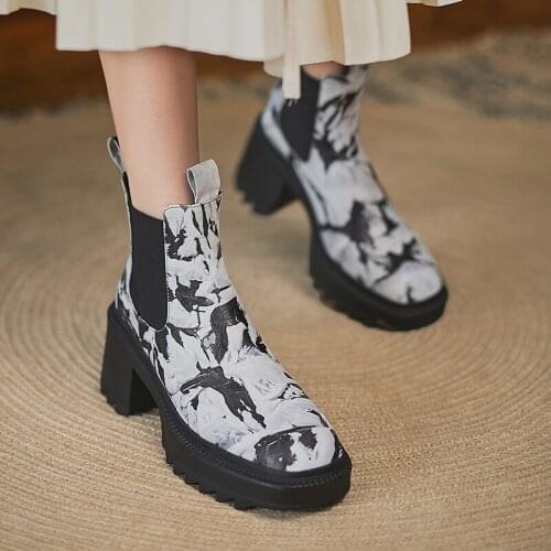 QZYERAI 2021 Women Winter Boots High Quality New Women Shoes Genuine Leather Vintage Ankle Chelsea Boots Women